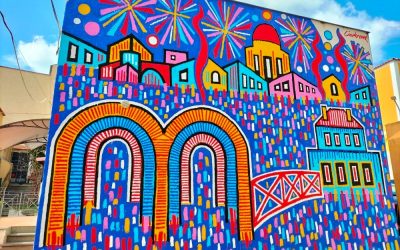 “Cento Camerelle” si colora con un nuovo murale.